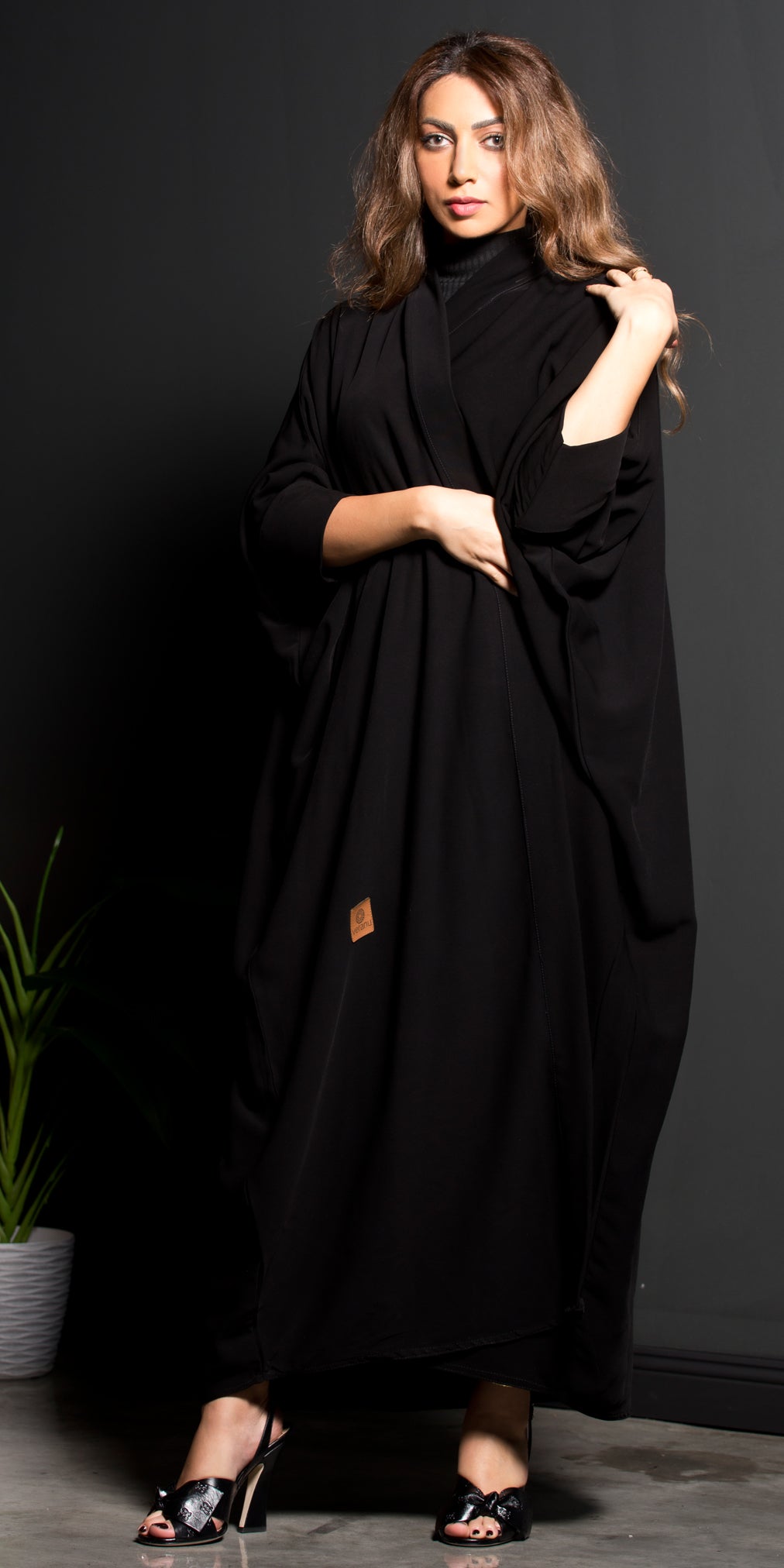 BL-001.3 Mate black wide abaya
