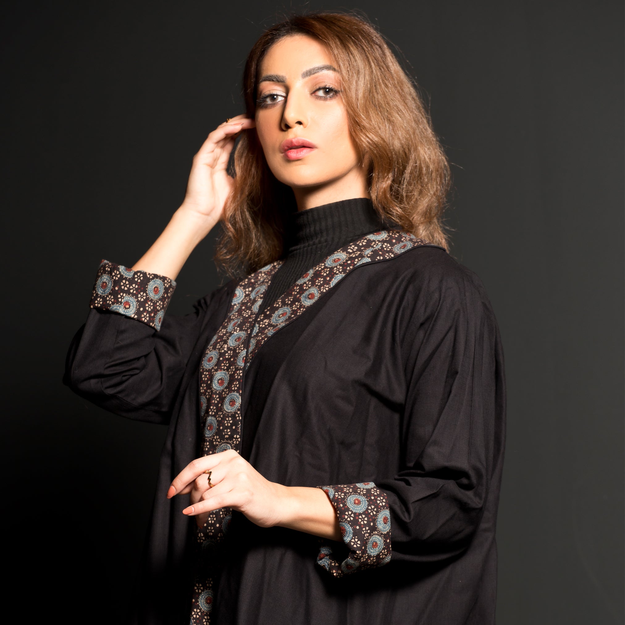 BL-0156 Abaya, classic model, luxurious Indian cotton fabric with colourful fabric